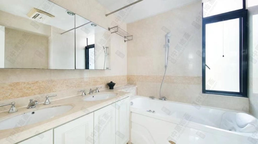 Unit Interior-Master Bathroom