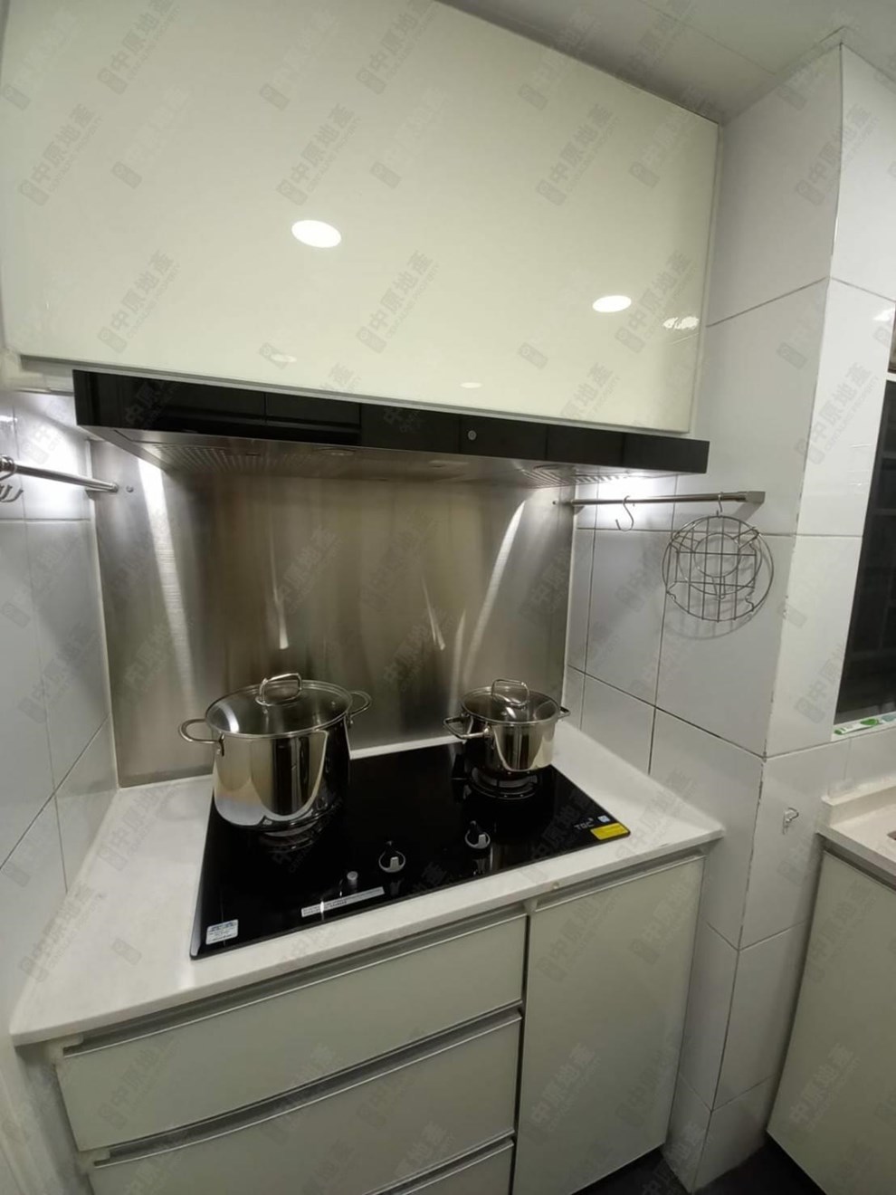 Unit Interior-Kitchen