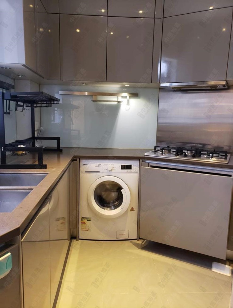 Unit Interior-Kitchen