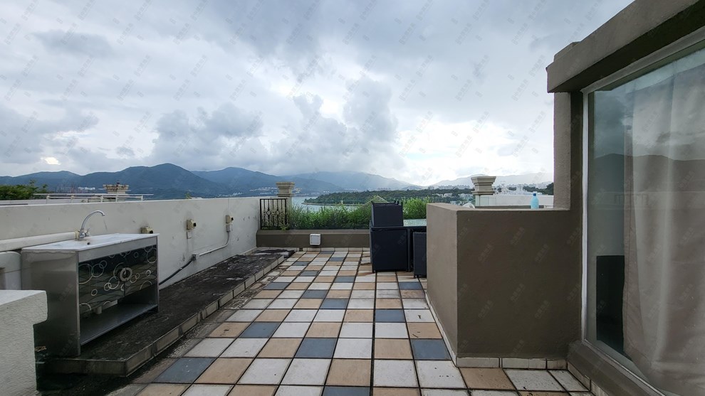 Unit Exterior-Roof