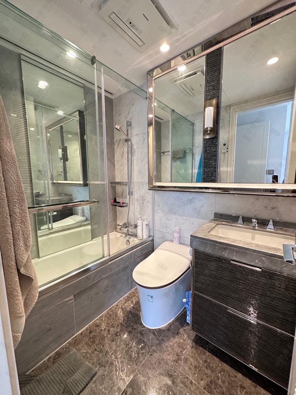 Unit Interior-Bathroom