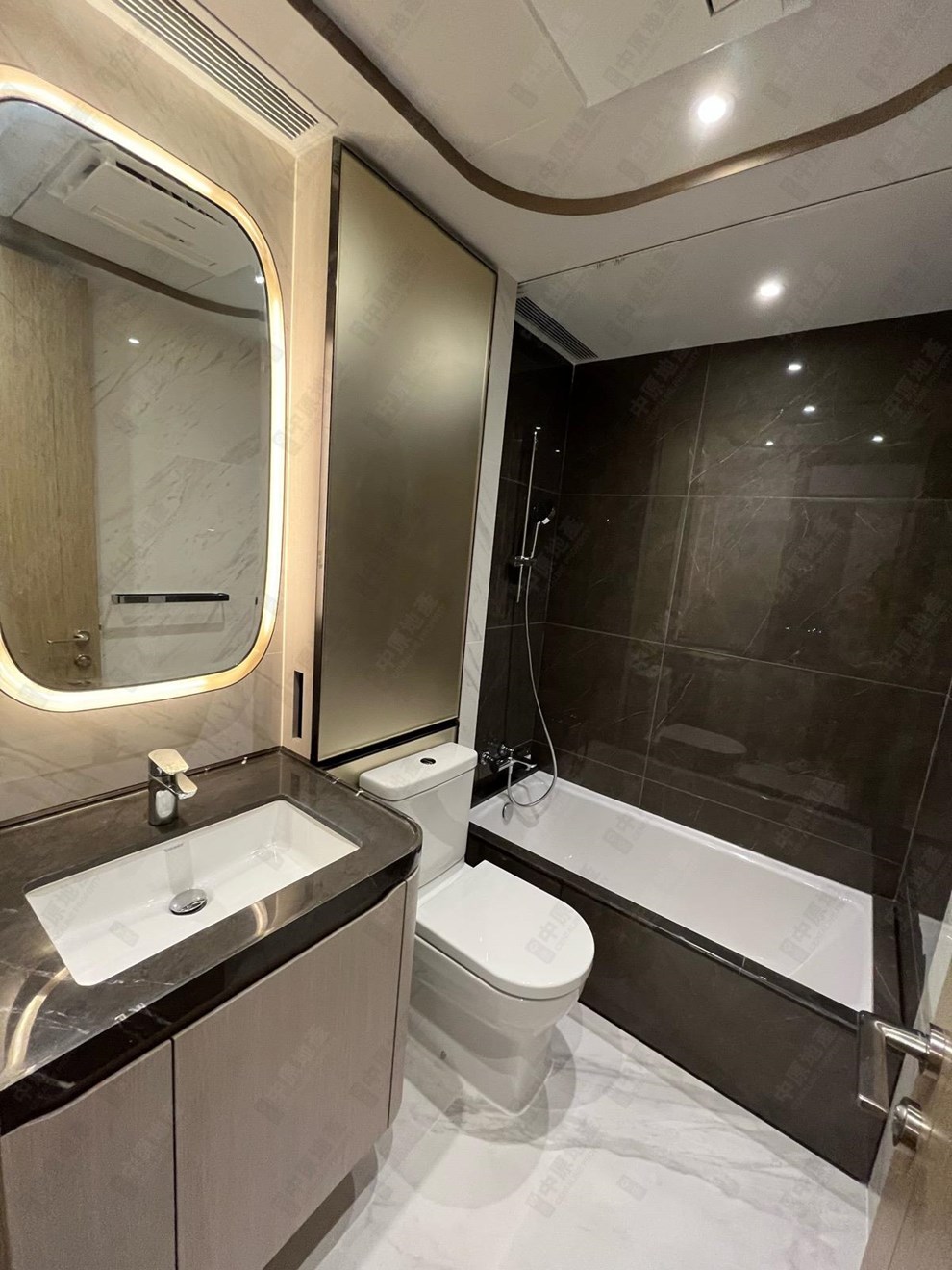 Unit Interior-Bathroom