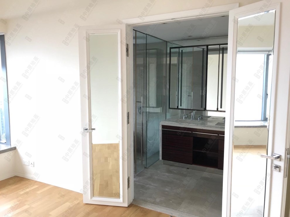Unit Interior-Master Bathroom