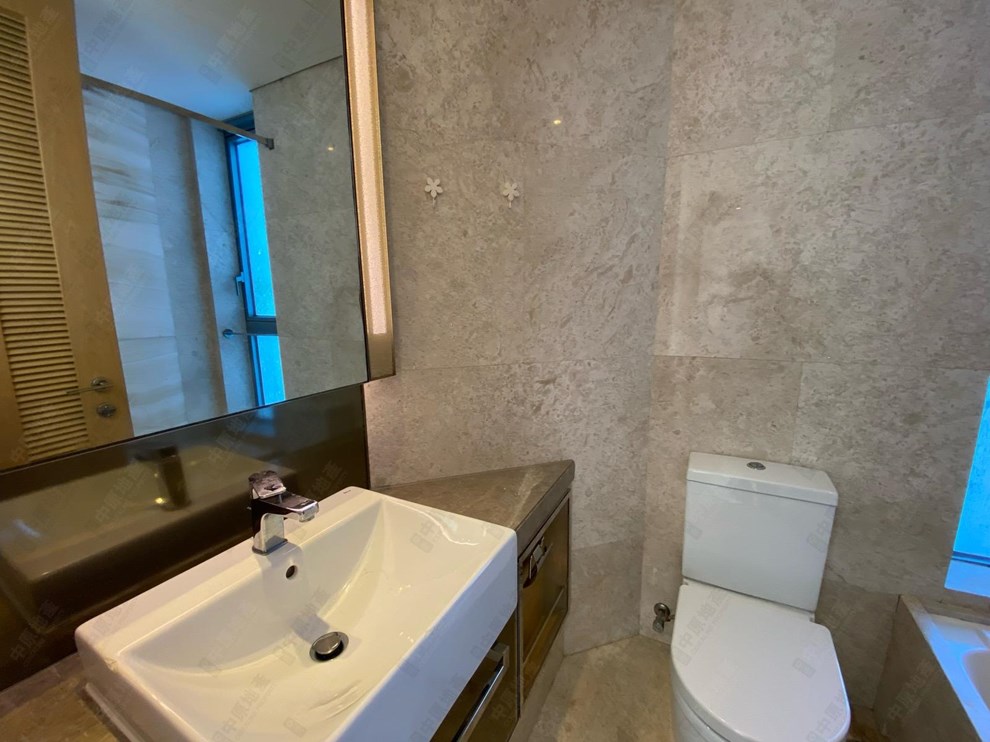 Unit Interior-Master Bathroom