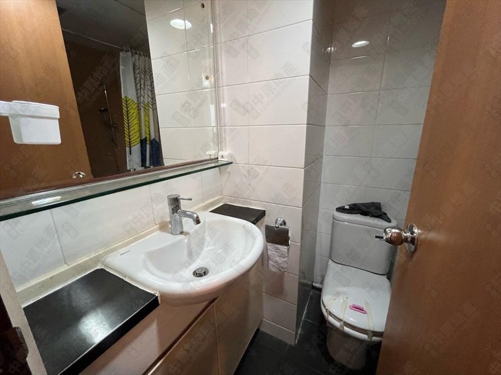Unit Interior-Bathroom