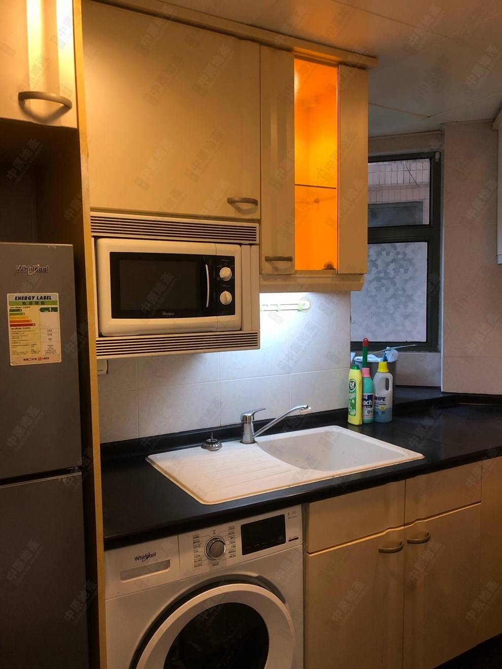 Unit Interior-Kitchen
