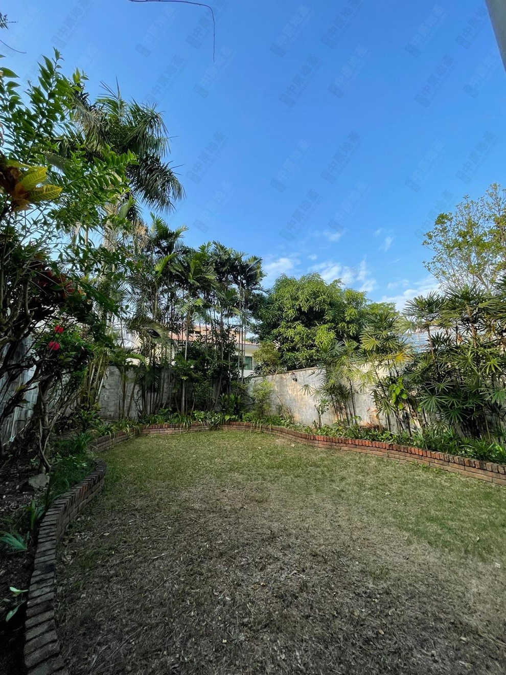 Unit Exterior-Garden