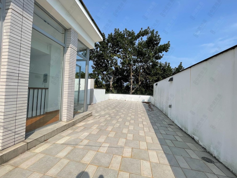 Unit Exterior-Roof