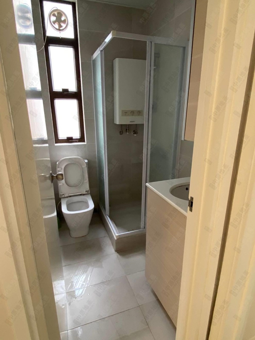 Unit Interior-Bathroom