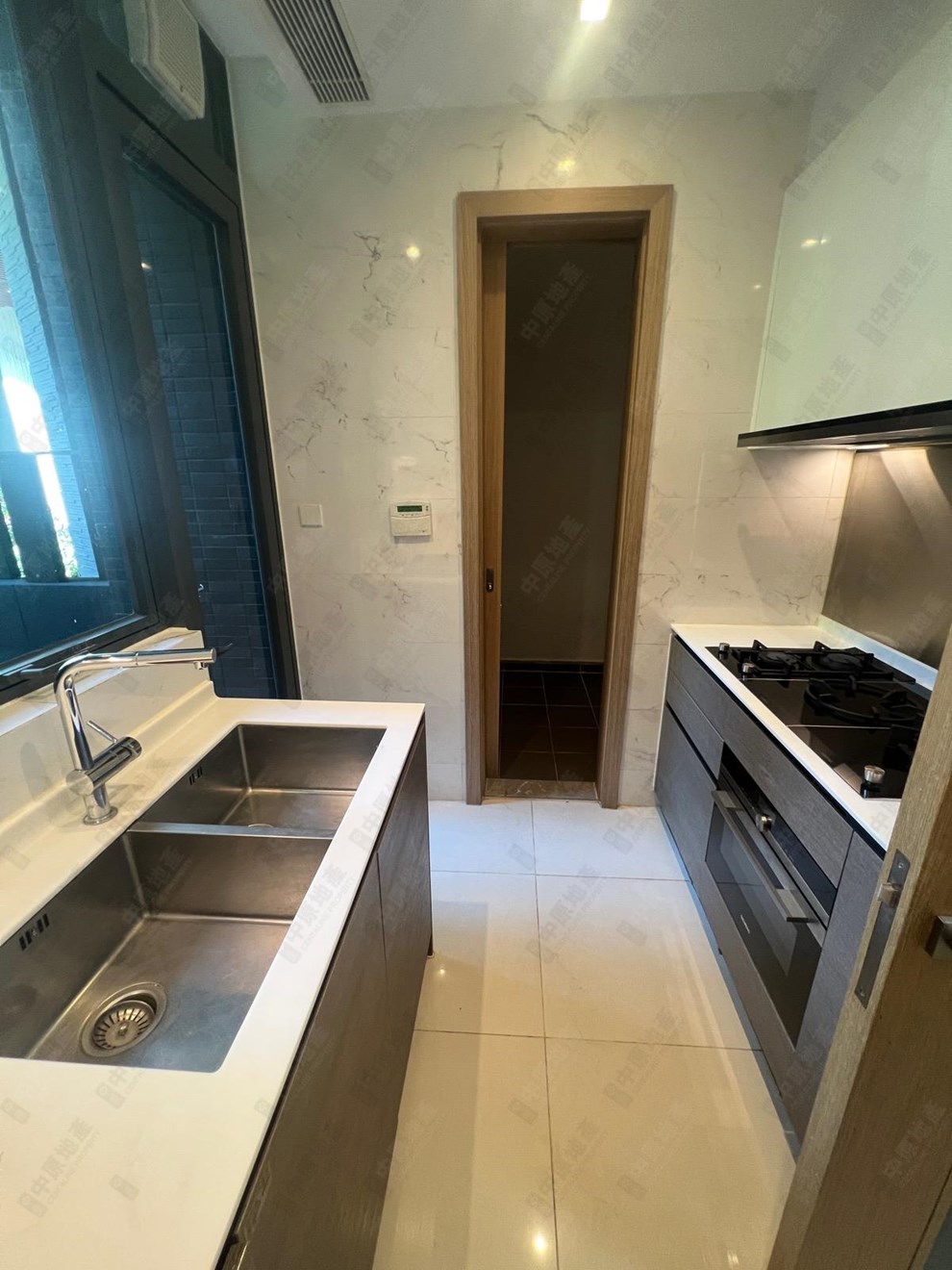 Unit Interior-Kitchen