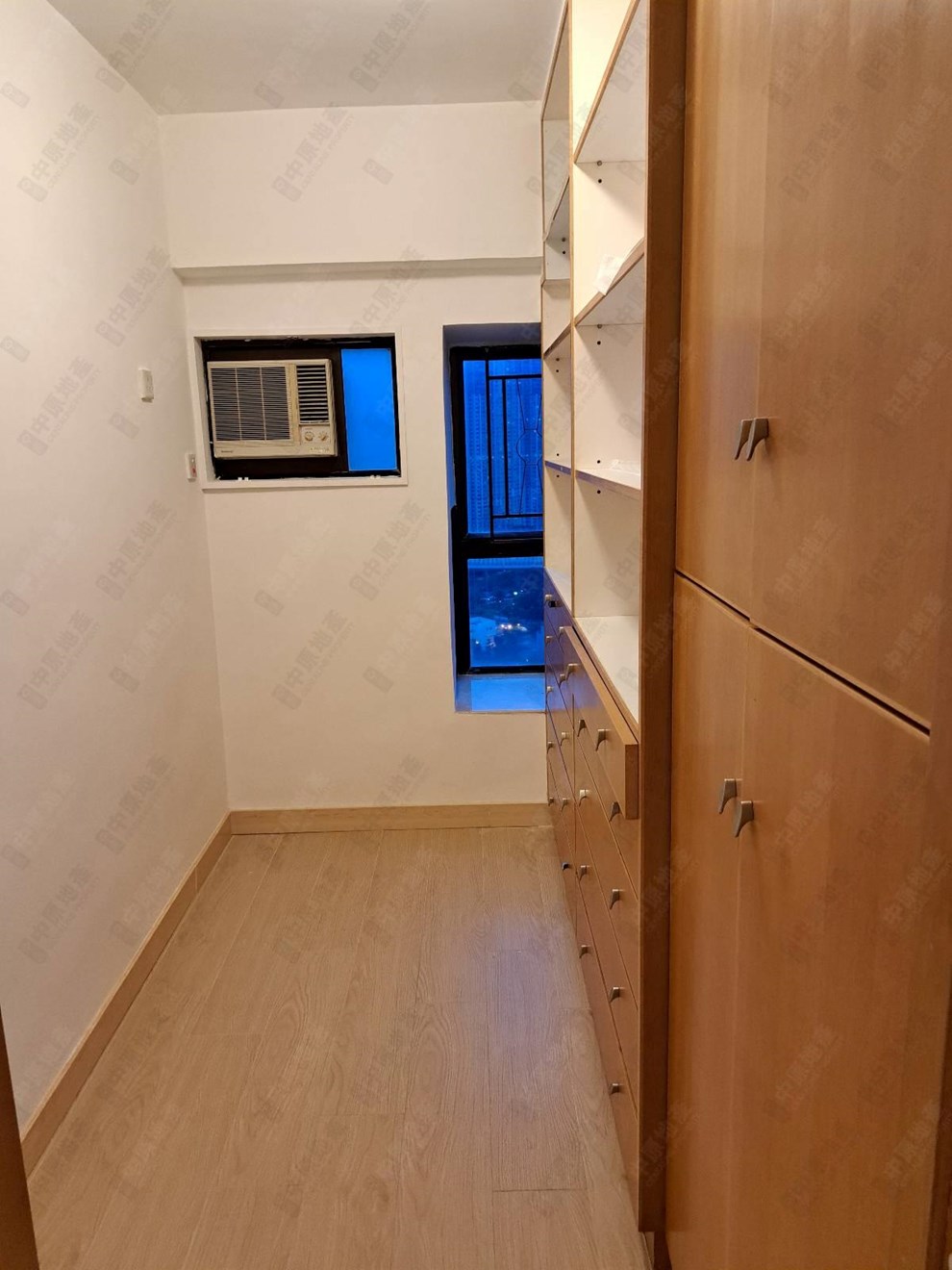 Unit Interior-Cloak Room