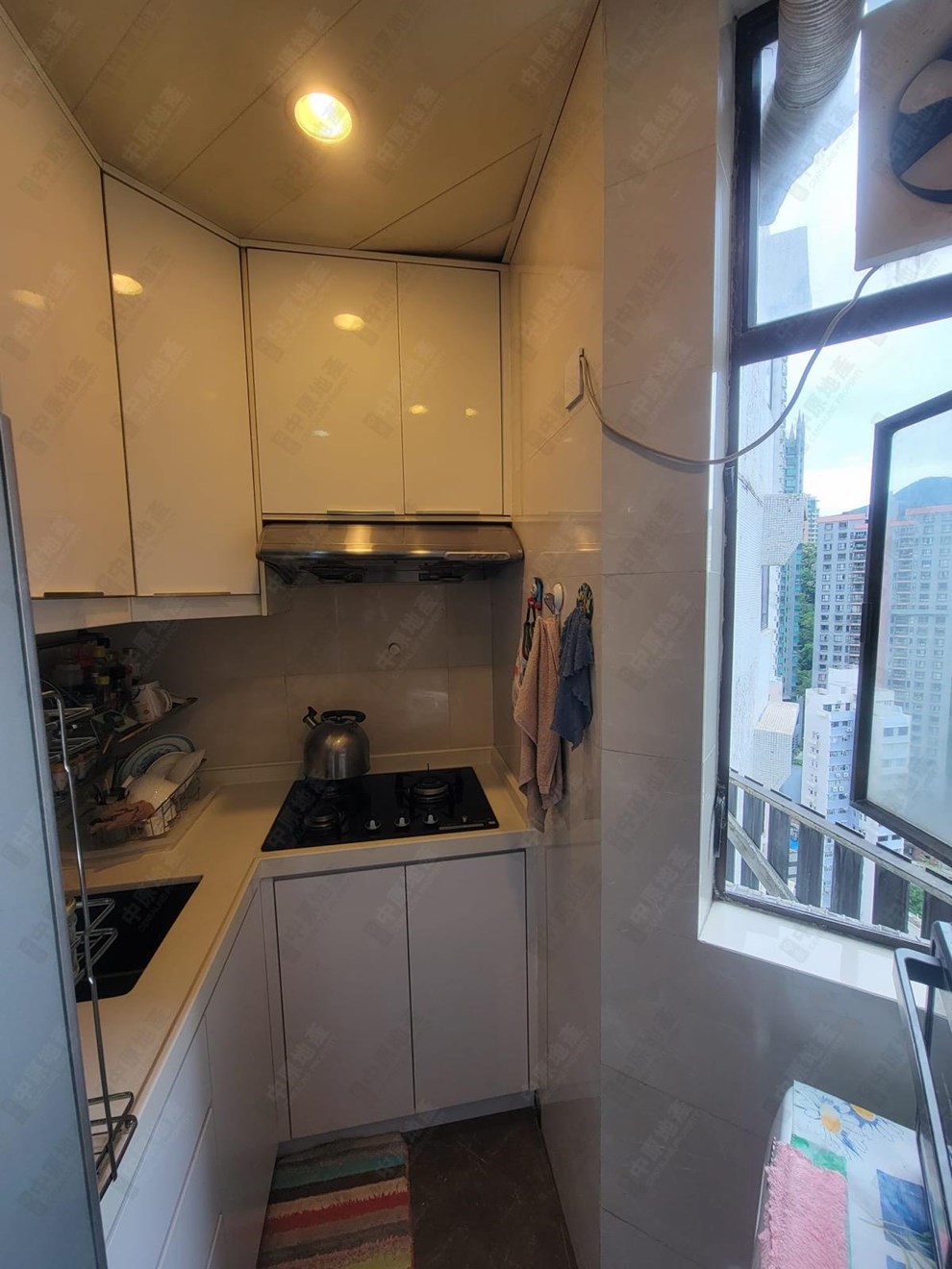 Unit Interior-Kitchen
