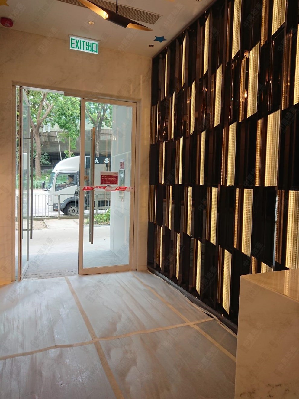 Building-Lobby