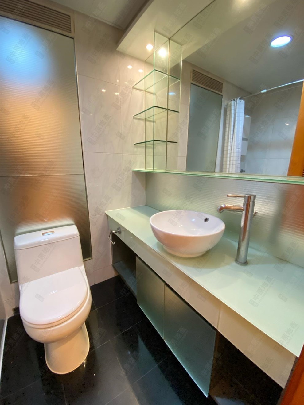 Unit Interior-Bathroom