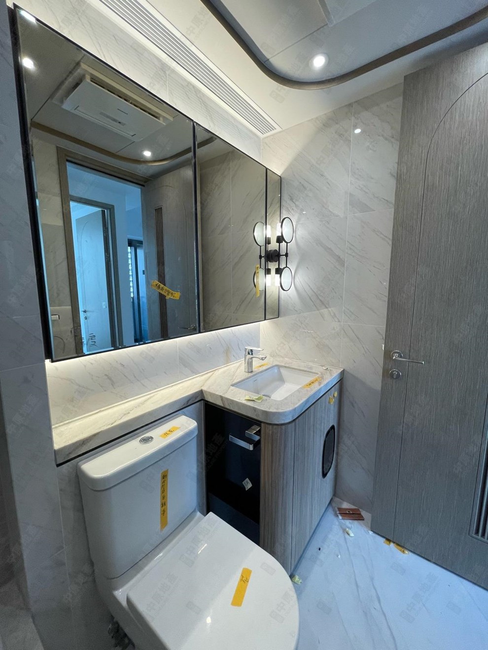 Unit Interior-Bathroom