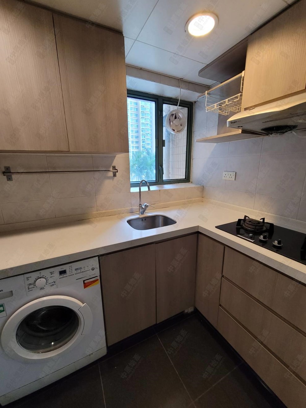 Unit Interior-Kitchen
