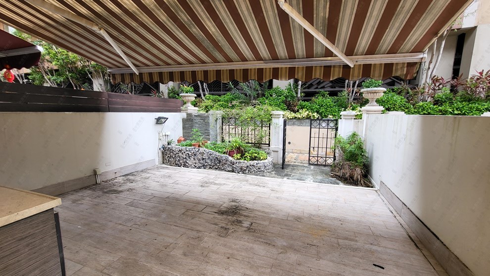 Unit Exterior-Garden