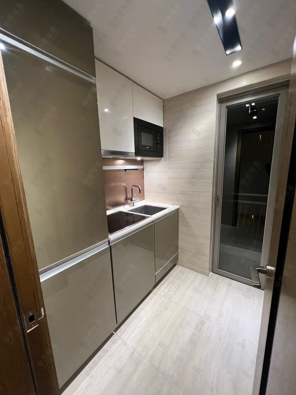 Unit Interior-Kitchen