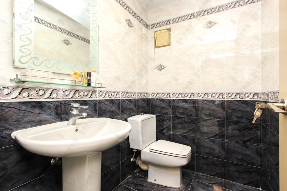 Unit Interior-Washroom