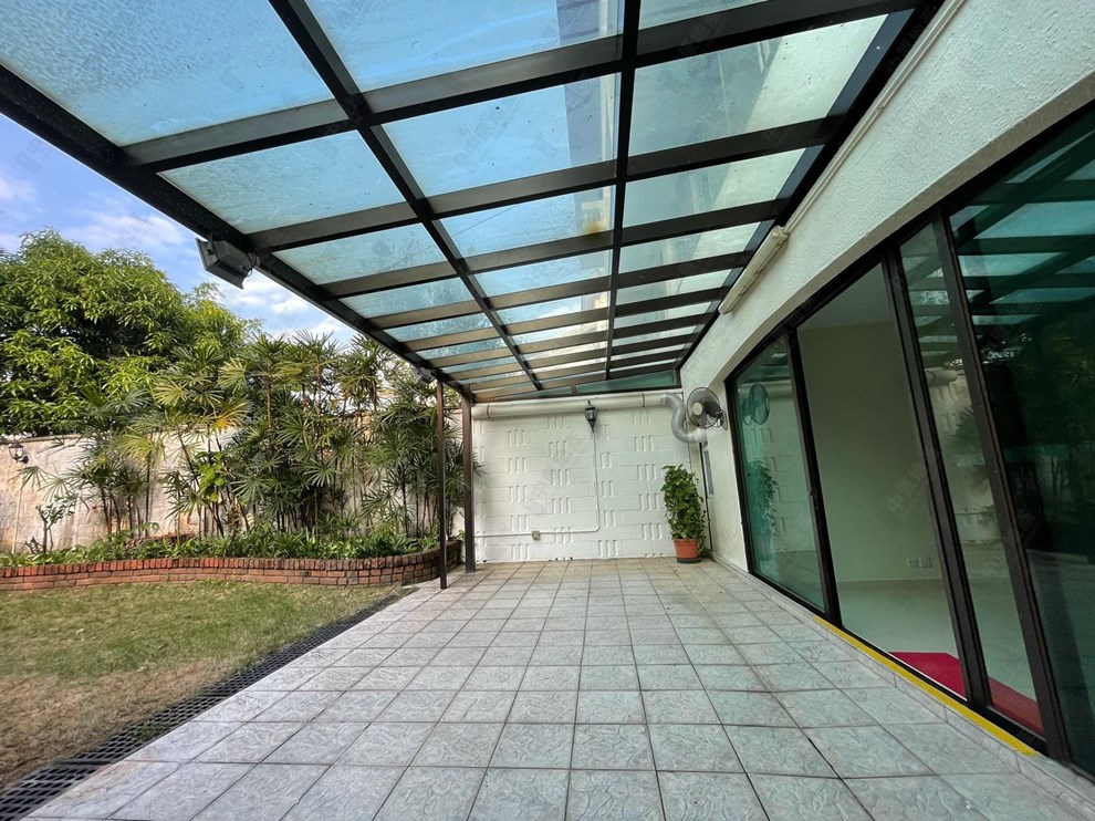 Unit Exterior-Garden