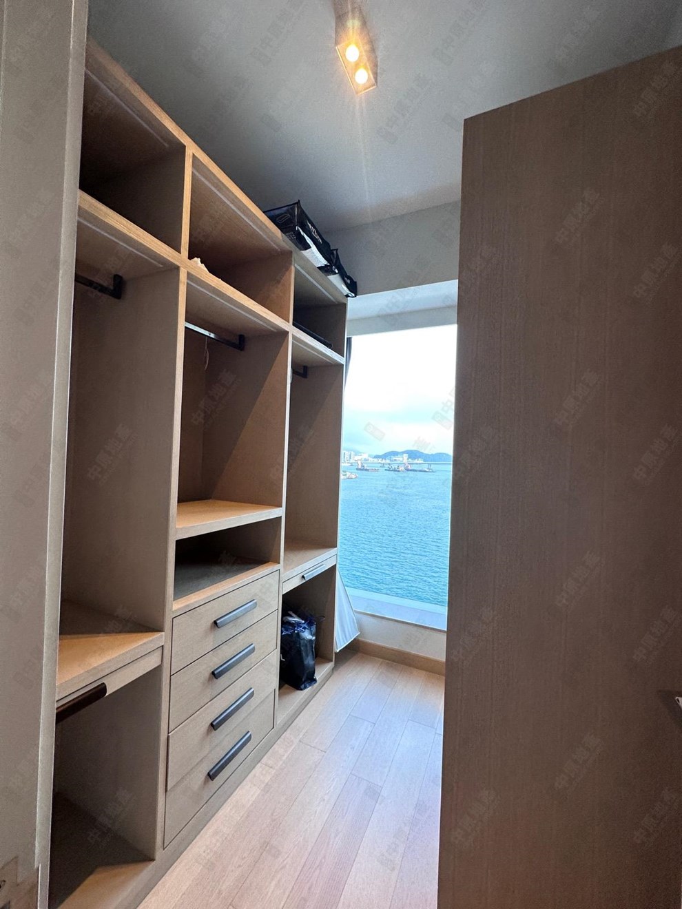 Unit Interior-Cloak Room