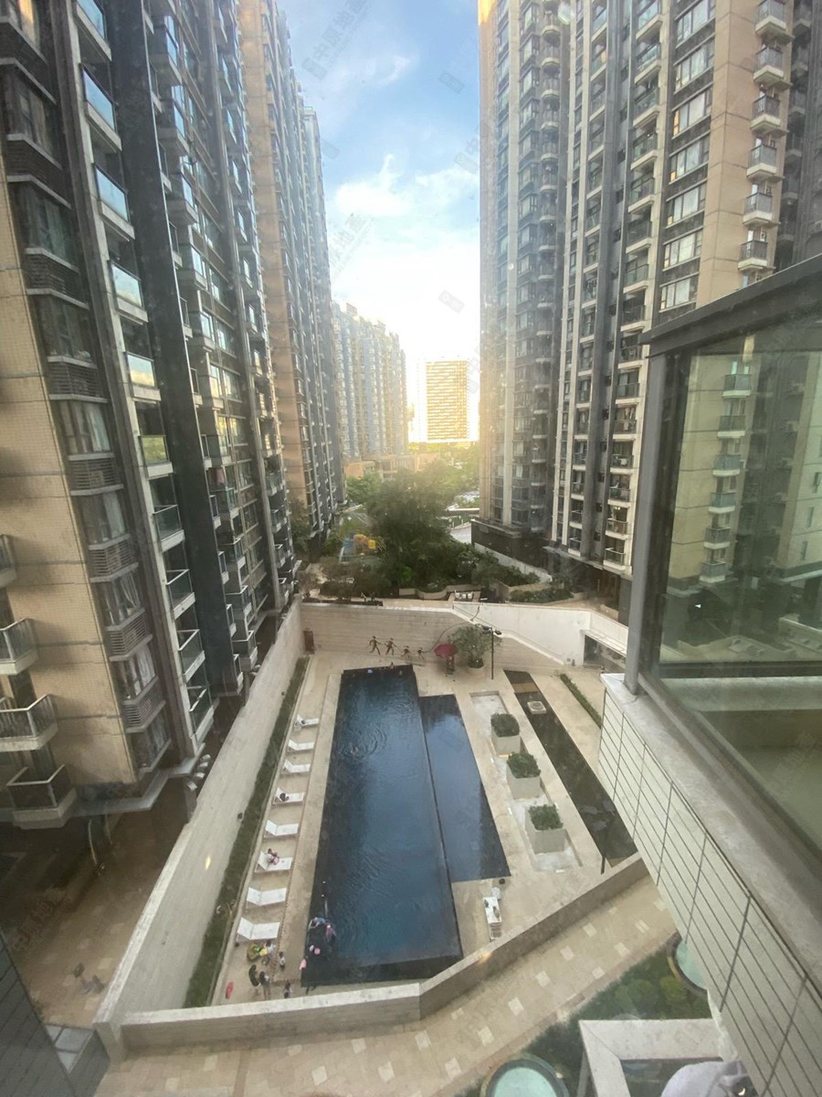 溱柏 5座, 相片