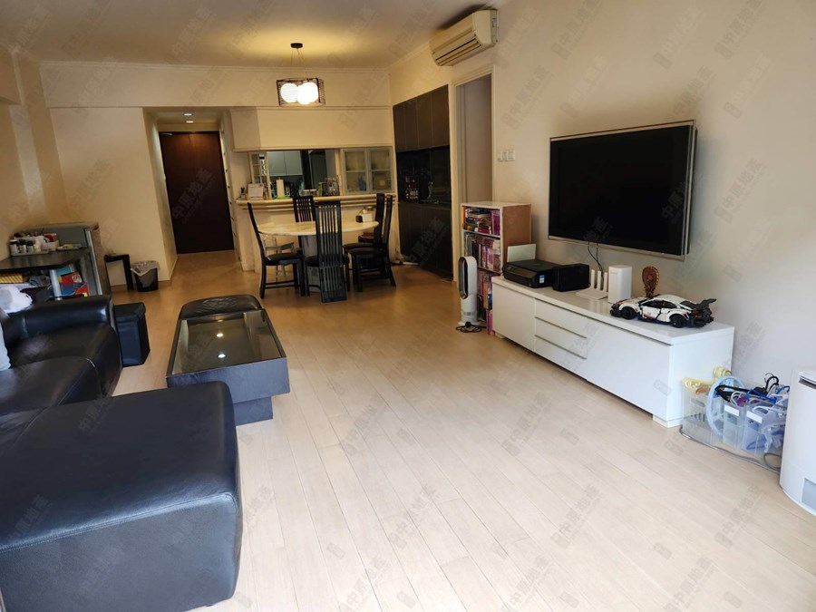 Realty Gardens・London Court (Block 1), Photo