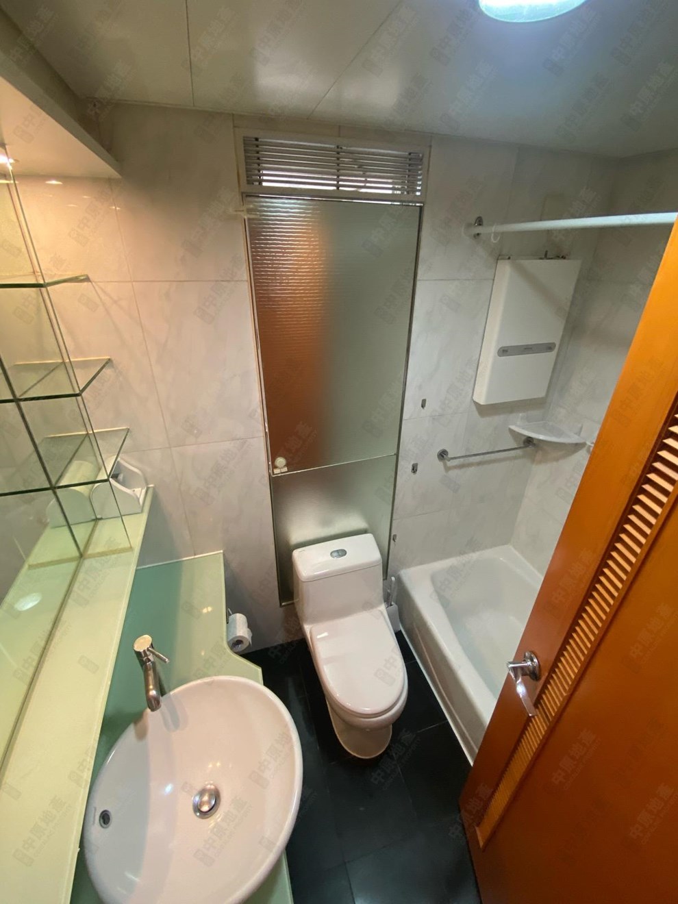 Unit Interior-Master Bathroom