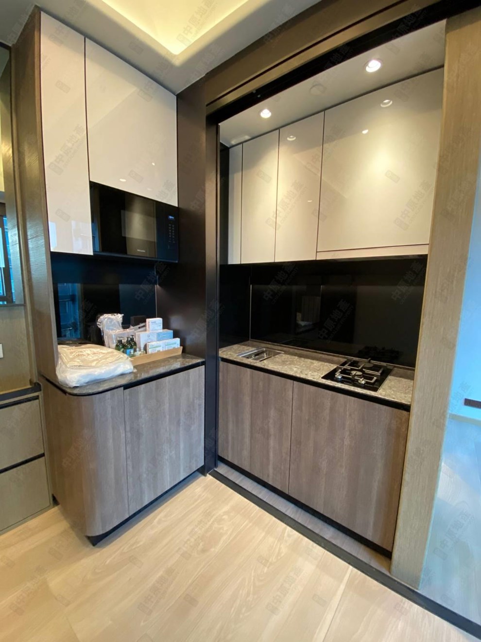 Unit Interior-Kitchen