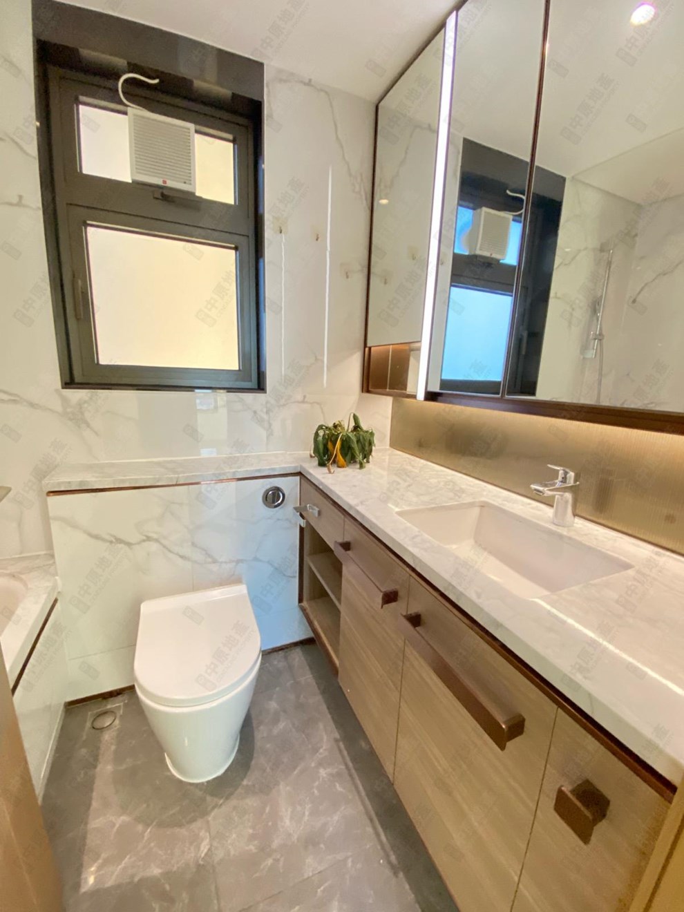 Unit Interior-Bathroom