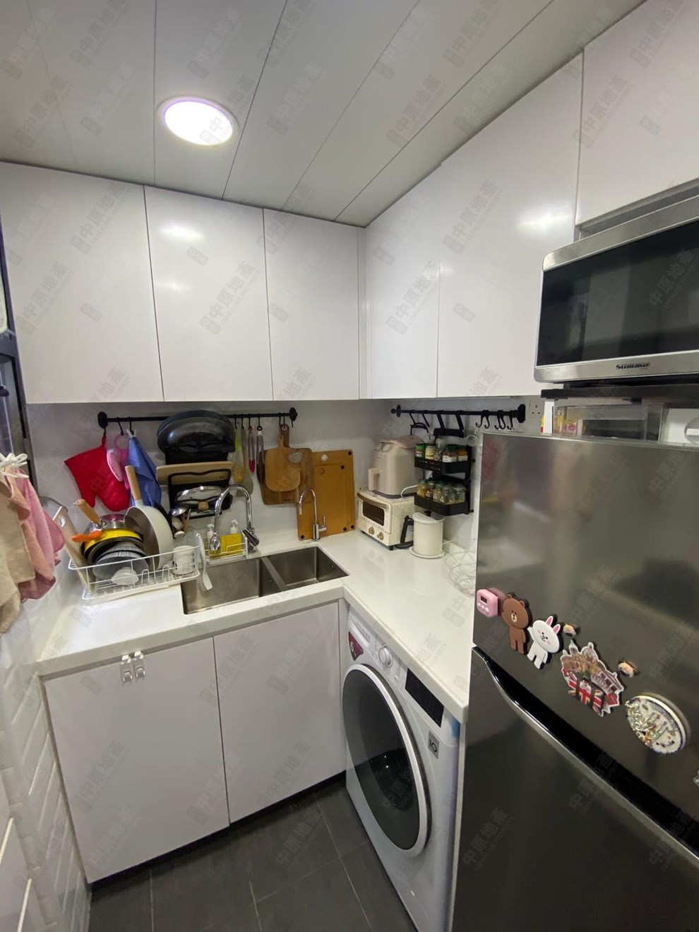 Unit Interior-Kitchen