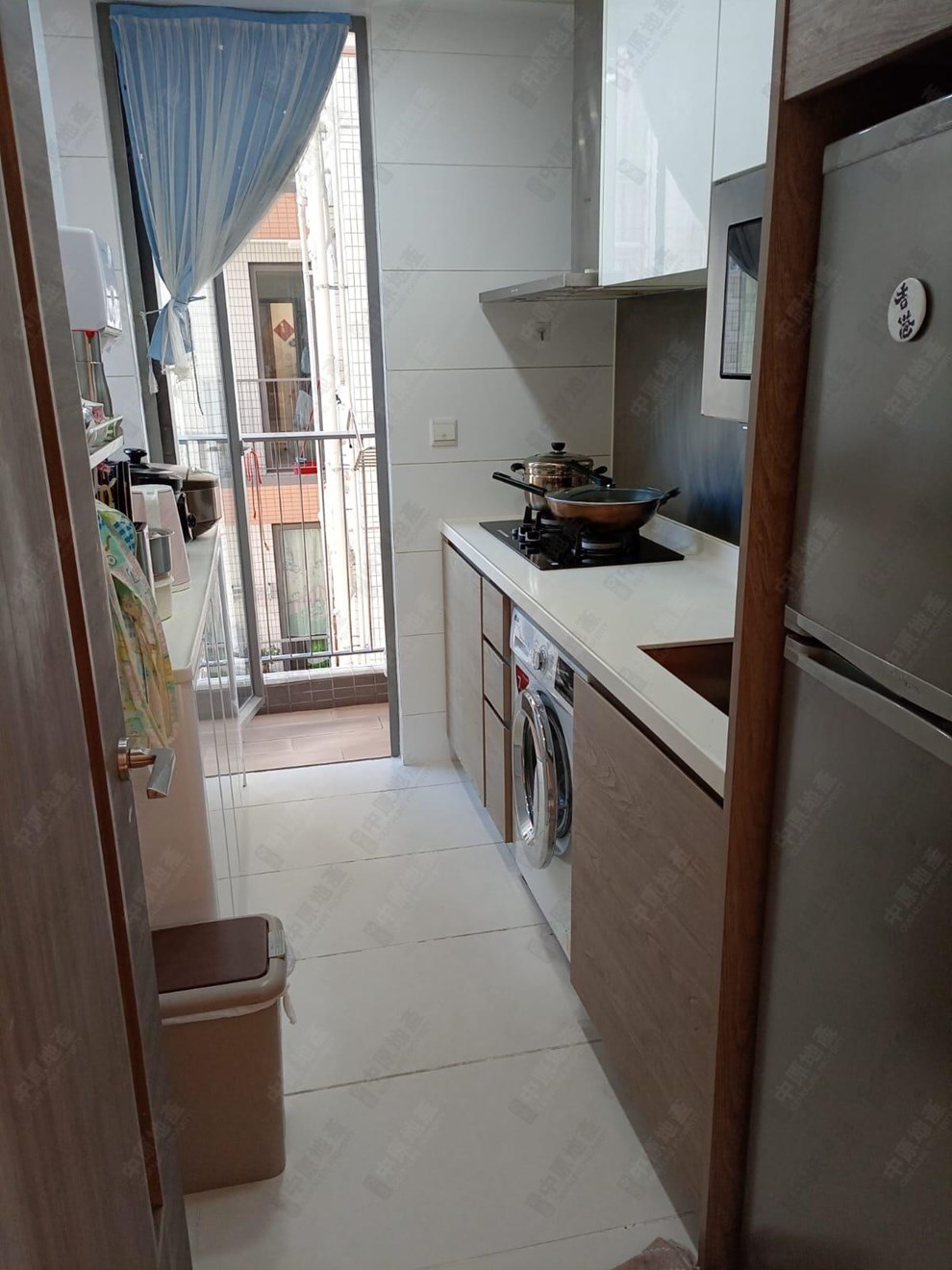 Unit Interior-Kitchen