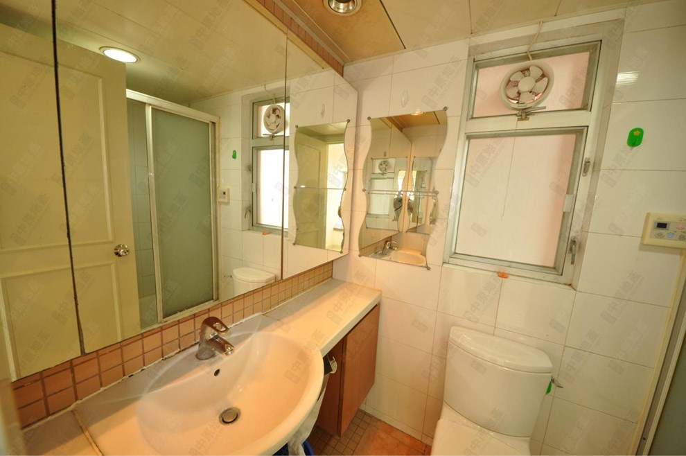 Unit Interior-Bathroom