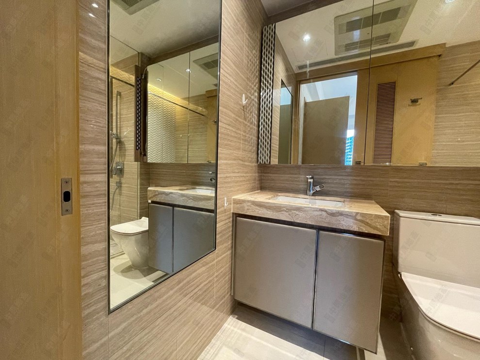 Unit Interior-Master Bathroom