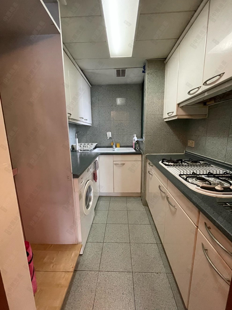 Unit Interior-Kitchen
