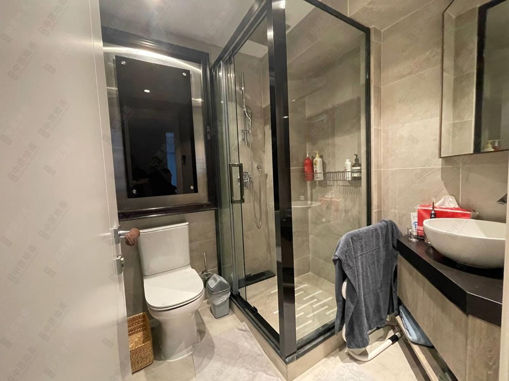 Unit Interior-Bathroom
