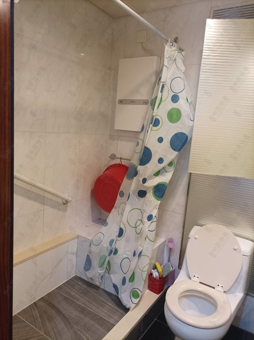 Unit Interior-Bathroom