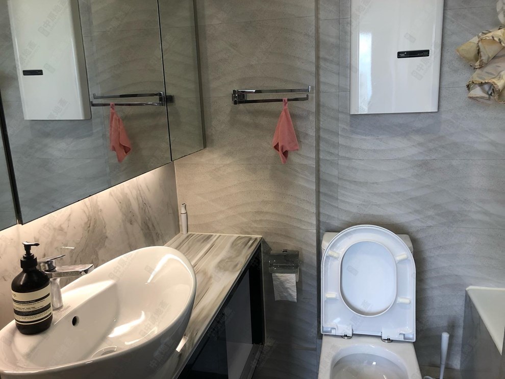Unit Interior-Master Bathroom