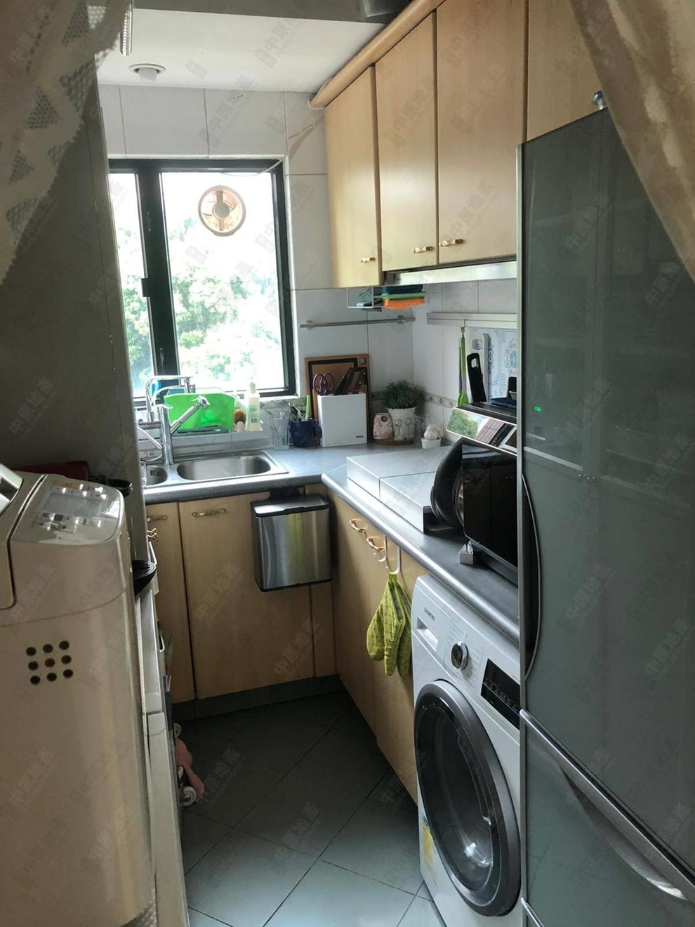 Unit Interior-Kitchen