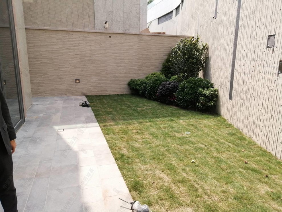 Unit Exterior-Garden
