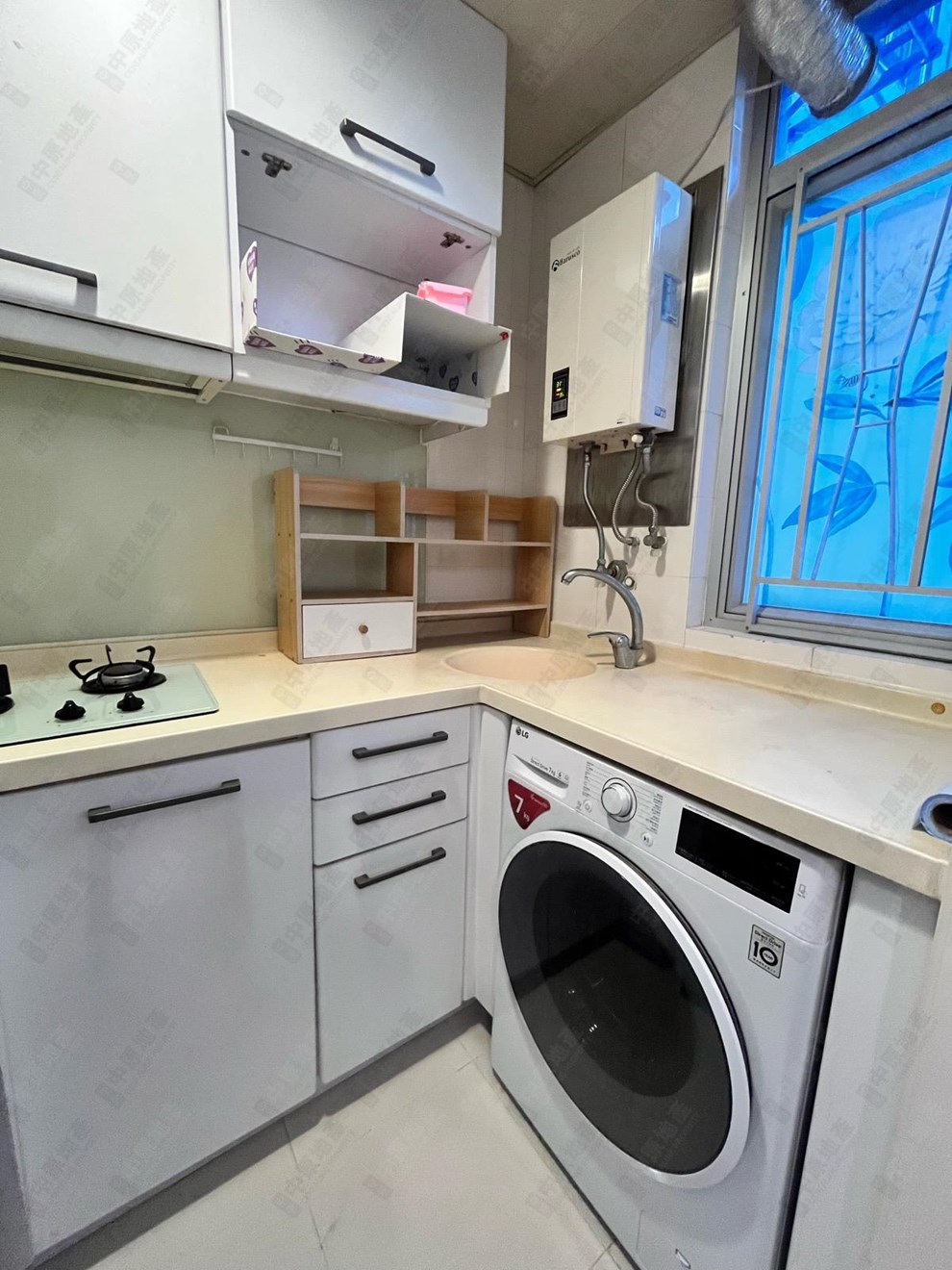 Unit Interior-Kitchen