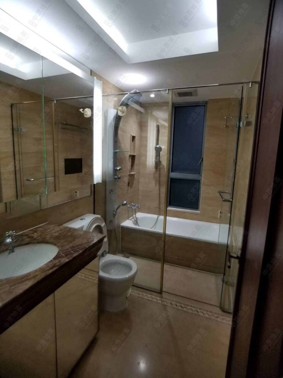 Unit Interior-Master Bathroom