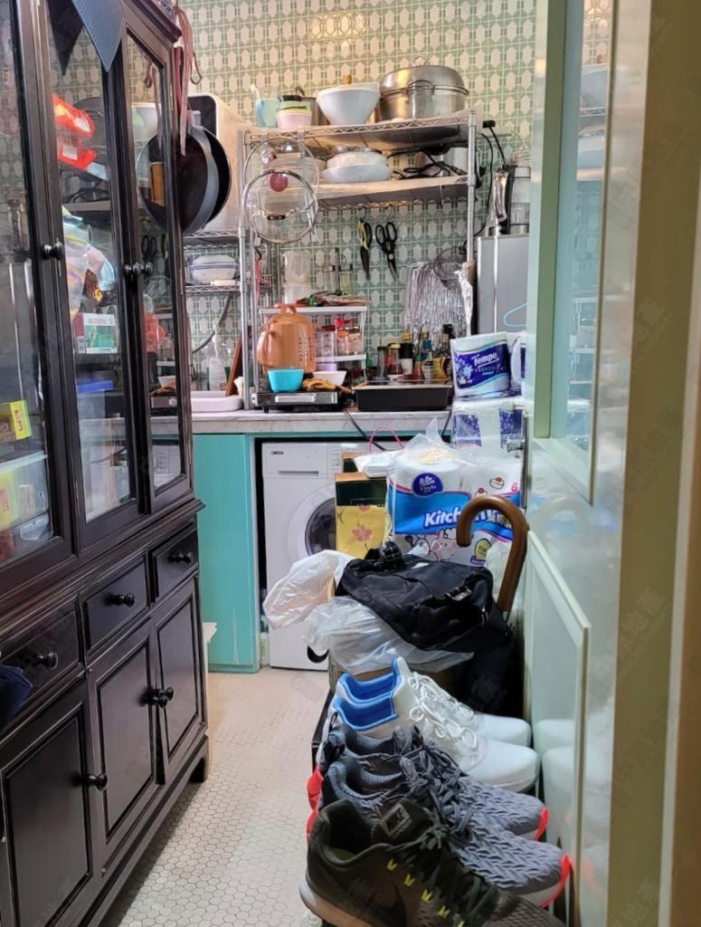Unit Interior-Kitchen