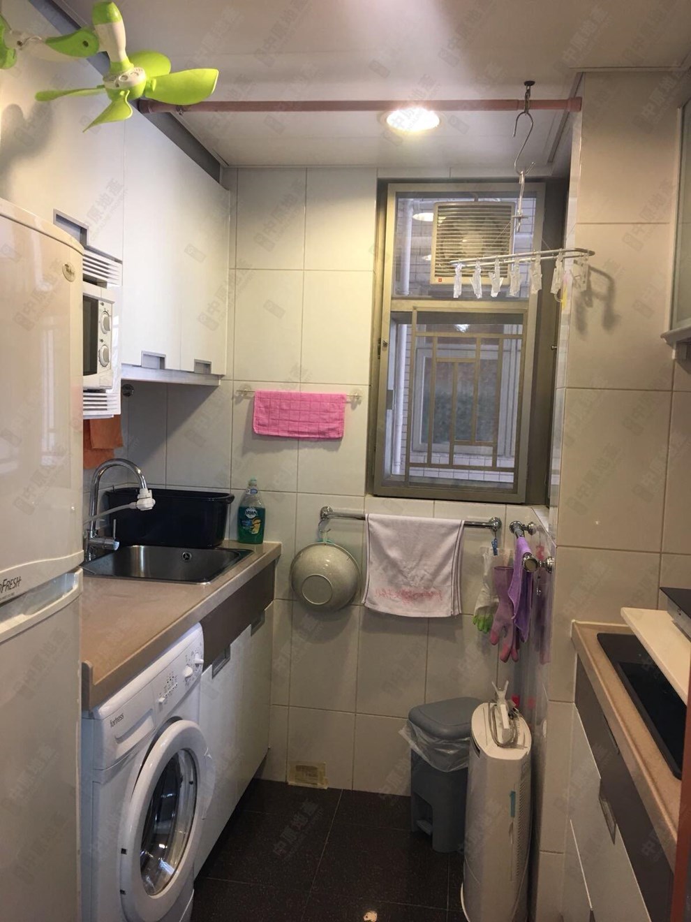 Unit Interior-Kitchen