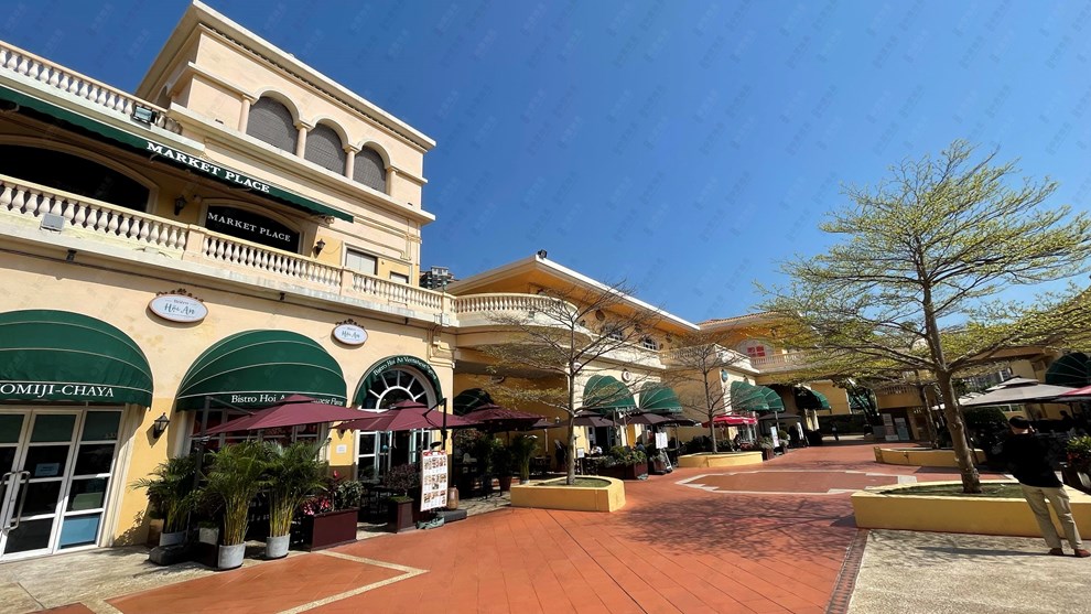 Nearby Environment-Shopping Mall