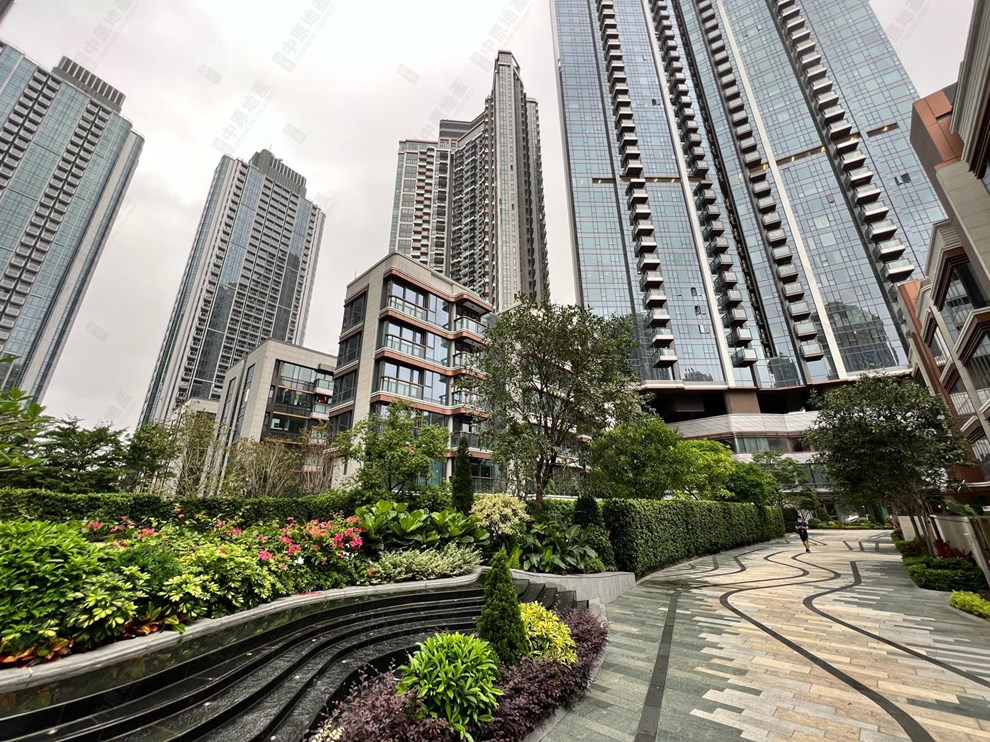 Estate-Podium