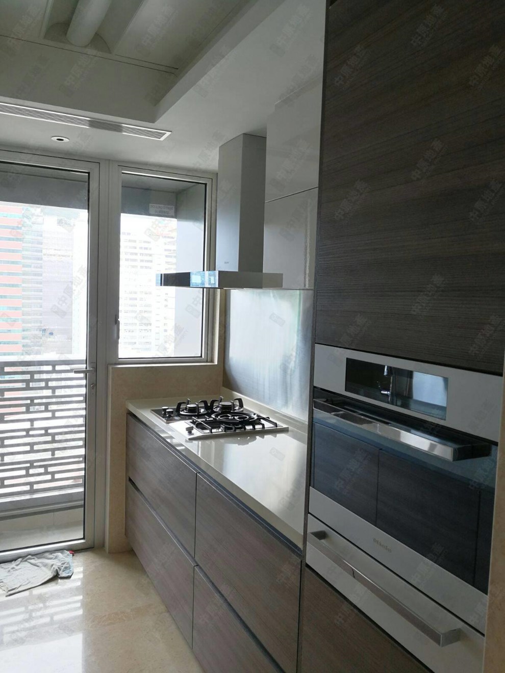 Unit Interior-Kitchen