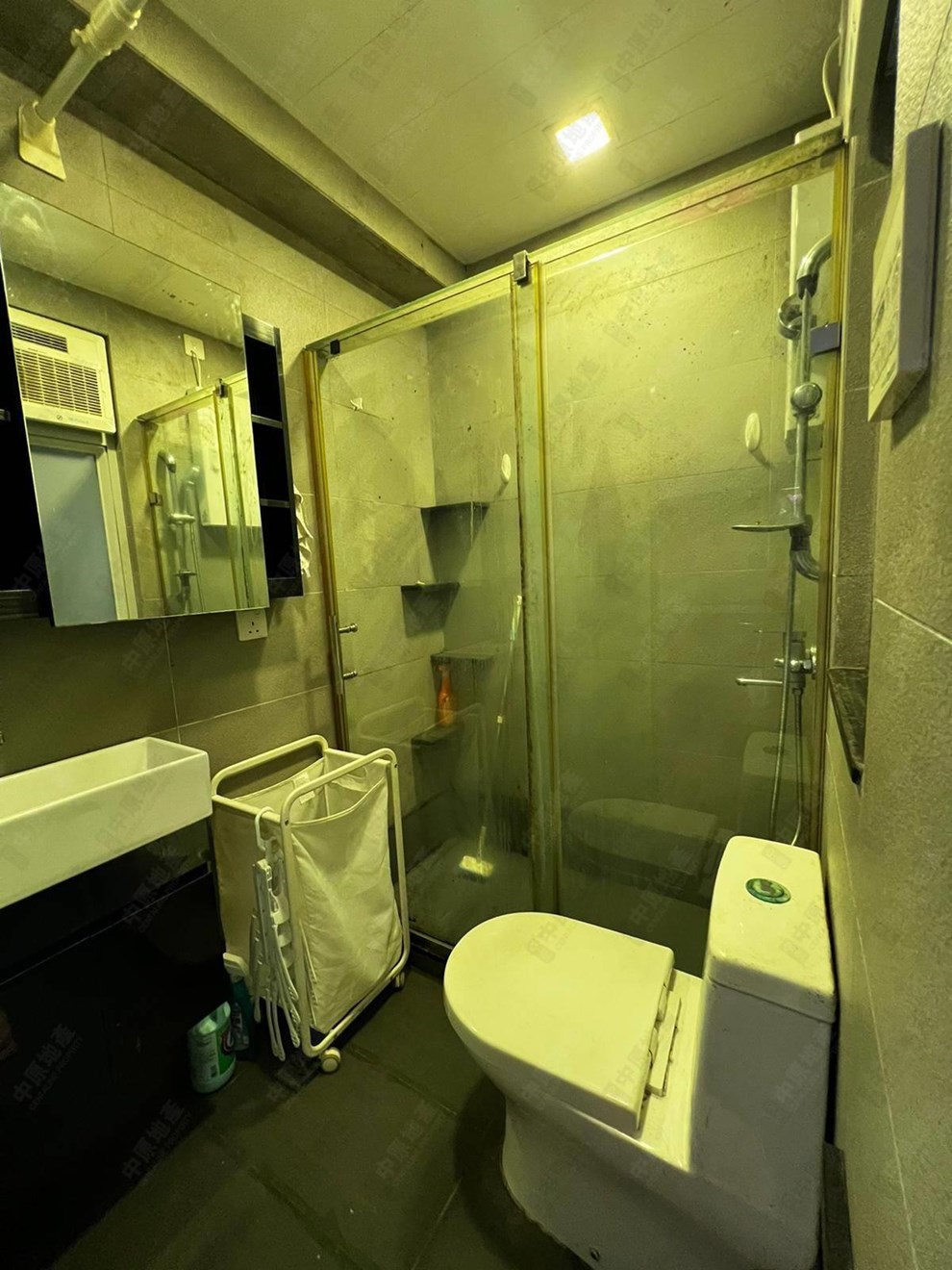 Unit Interior-Bathroom