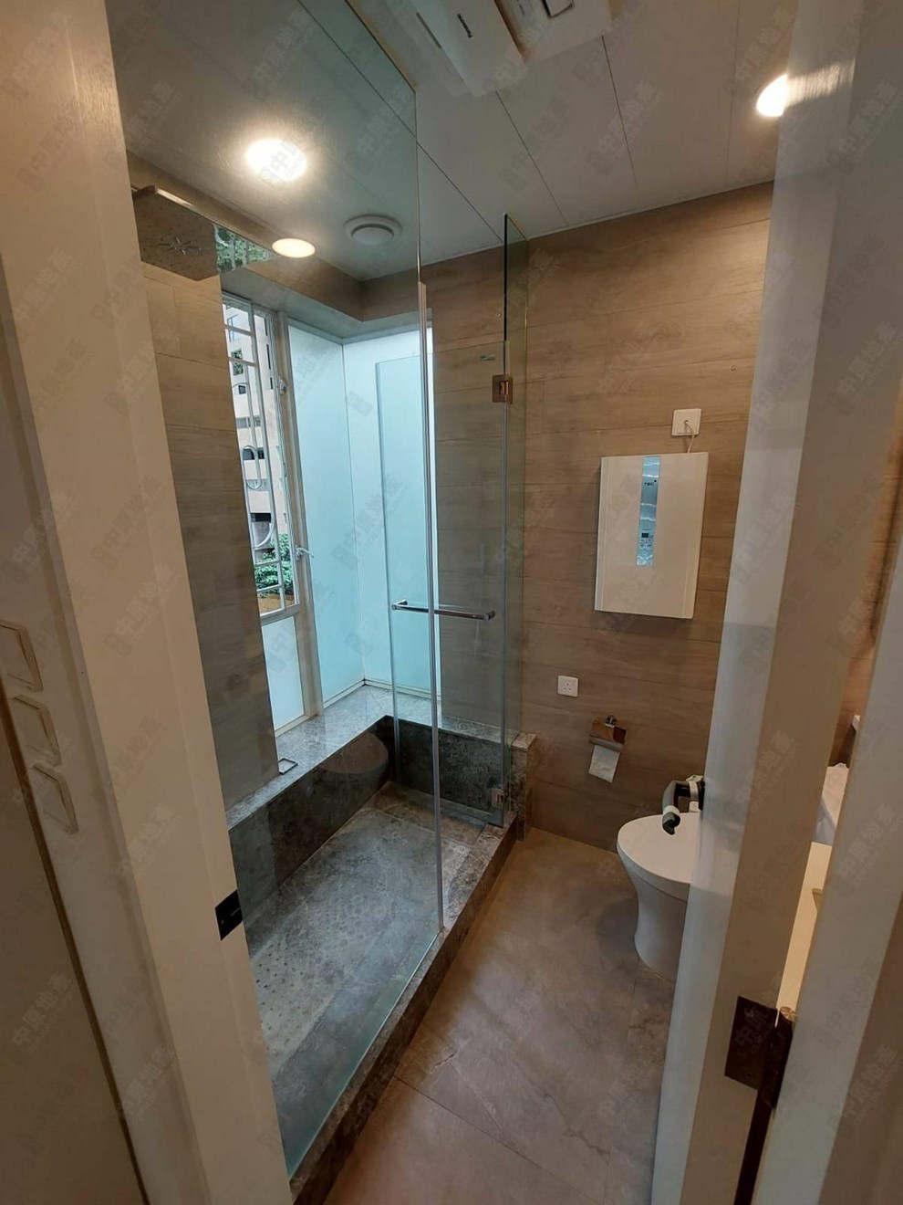 Unit Interior-Master Bathroom