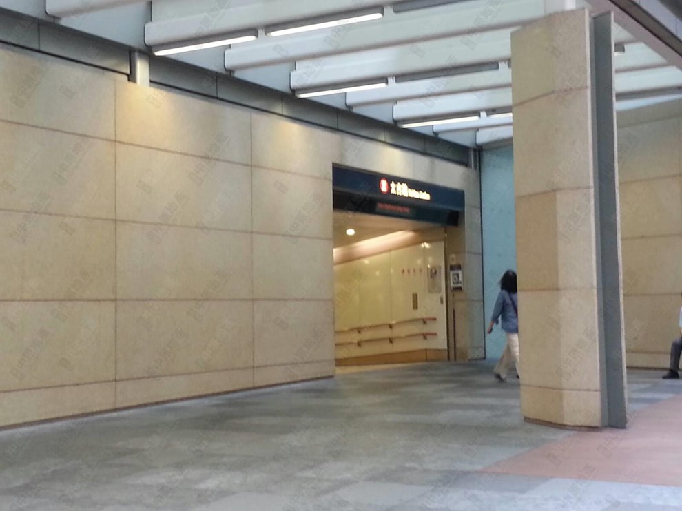 交通配套-港铁站
